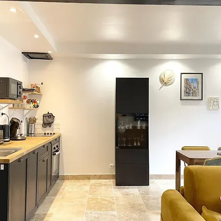 The Station - 50m Gare