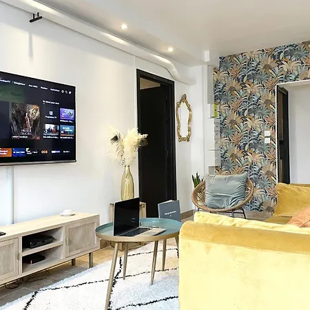 The Station - 50m Gare