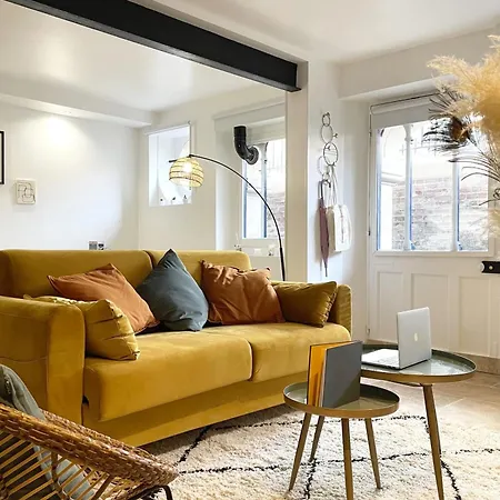 The Station - 50m Gare