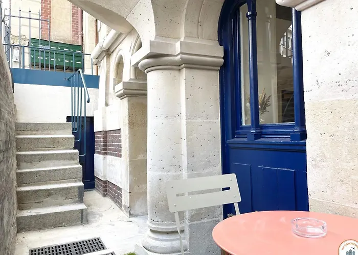 The Station - 50m Gare