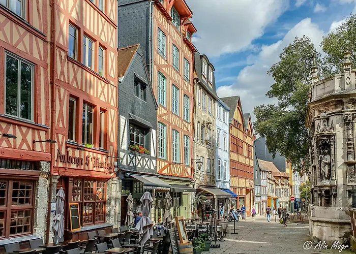 The Station - 50m Gare شقة